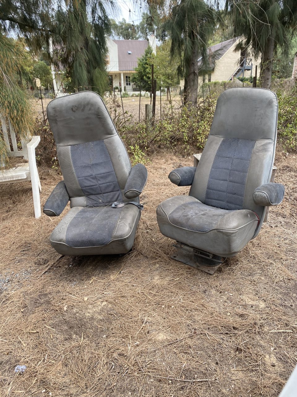 96ACB89F-683A-484F-BBC4-3CCDD8B8A454