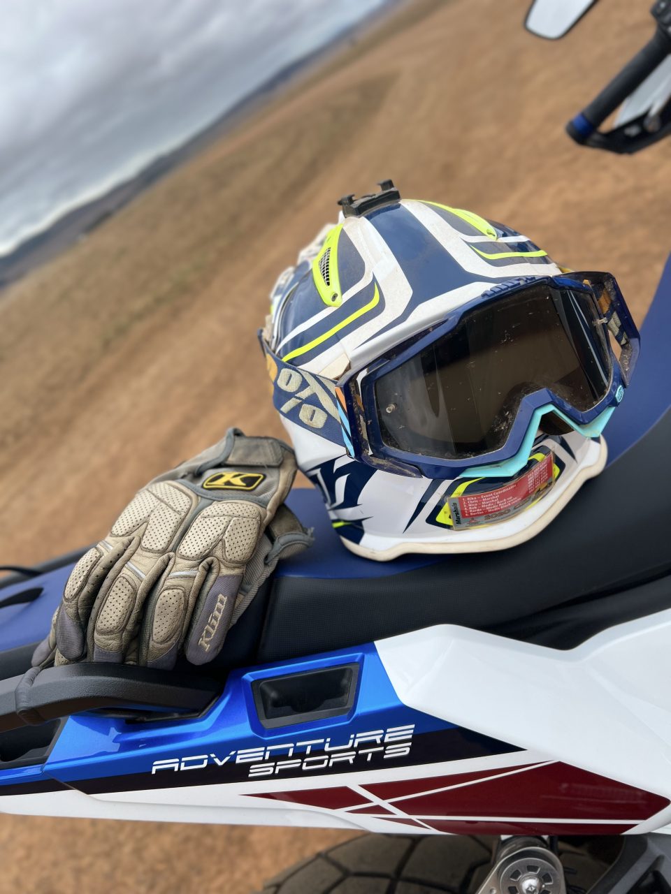 0085AA3E-7681-4B34-A45E-E5B766EAD339