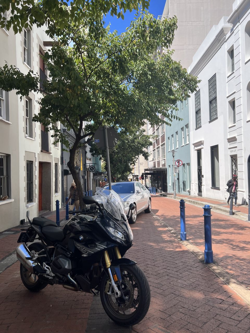 99553863-7FFC-4795-83DC-164B4F4A0B95